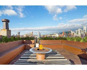 Renovated Cozy 1BR in Park Slope w/ private roof deck! - ברוקלין - מרפסת
