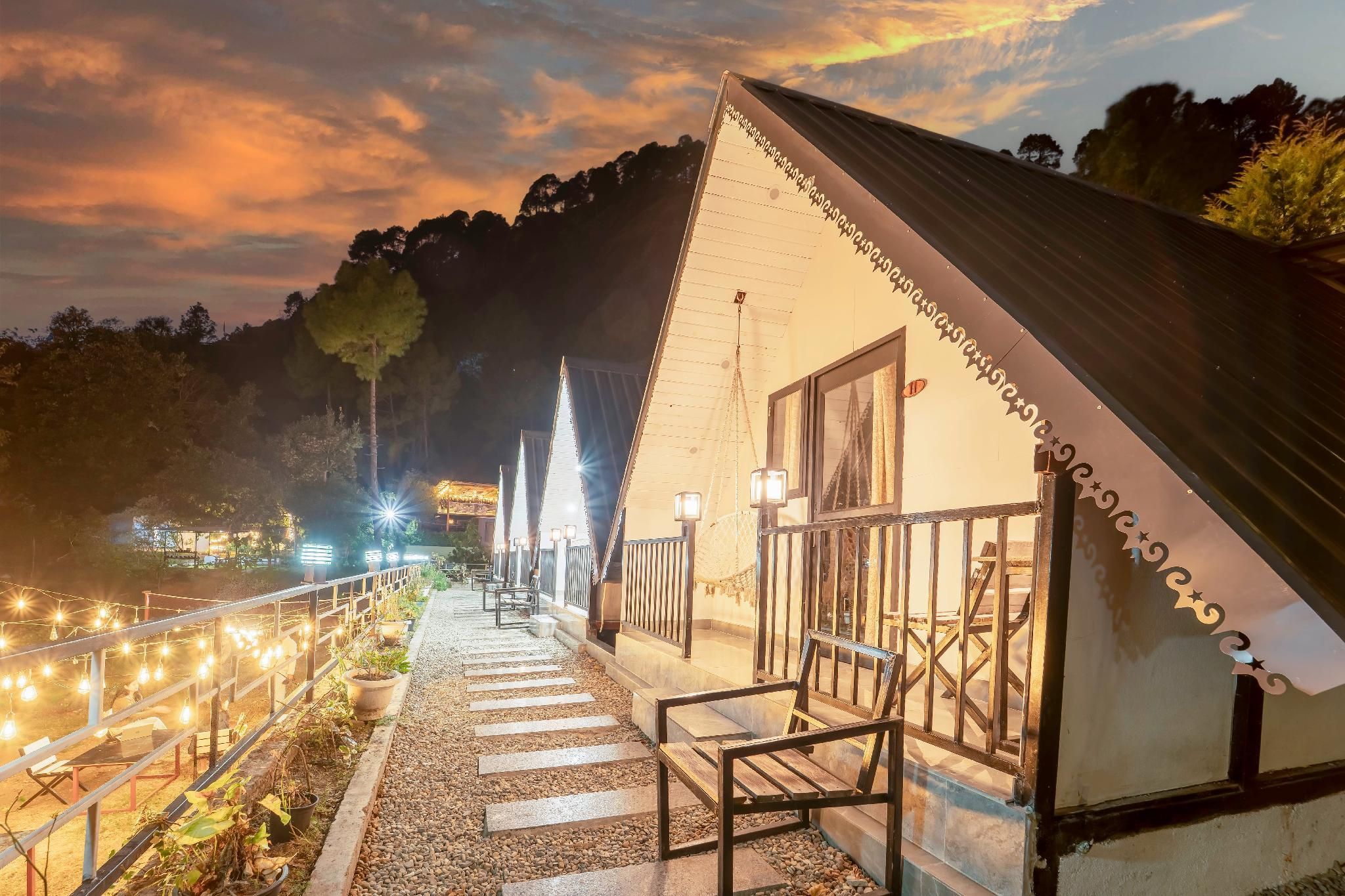 Paradise Pool Resort - נאיניטל - בניין