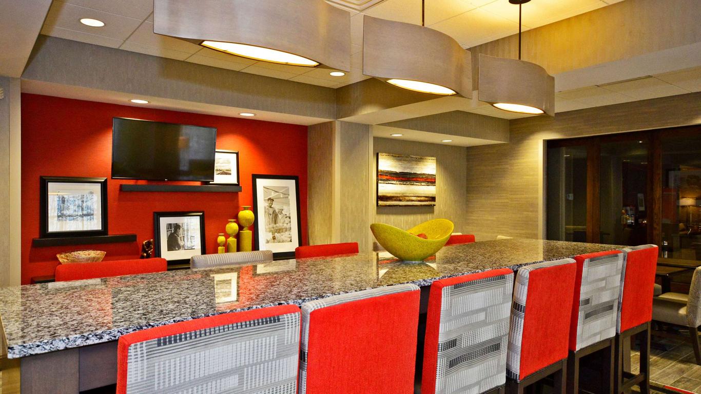 هامبتون إن بولاسكي