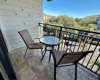 Beach Happy!-Nice ocean view Hilton Head Villa - Hilton Head Island - Parveke