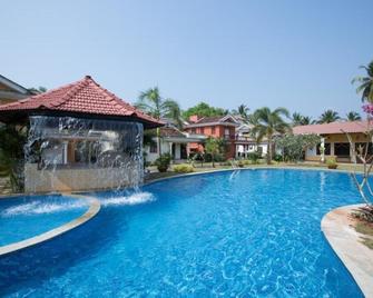 Saudades Homestays - Majorda - Pool