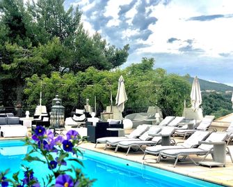 Hotel & Appartements Acqua Dolce - Eccica-Suarella - Piscina