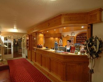 Alpenhotel Kronprinz - Berchtesgaden - Front desk