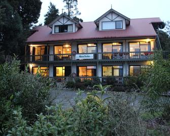 Alpine Chalets - National Park Village - Building