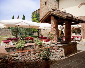 Borgo Sant'ippolito Country Hotel - Lastra a Signa - Patio