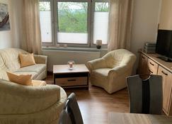 Apartment with Keilbergblick upscale amenities. Now also with WiFi. - Oberwiesenthal - Pokój dzienny