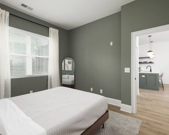 Condo with Free Parking, 3 miles Downtown, near Restaurants - Nashville - Soverom