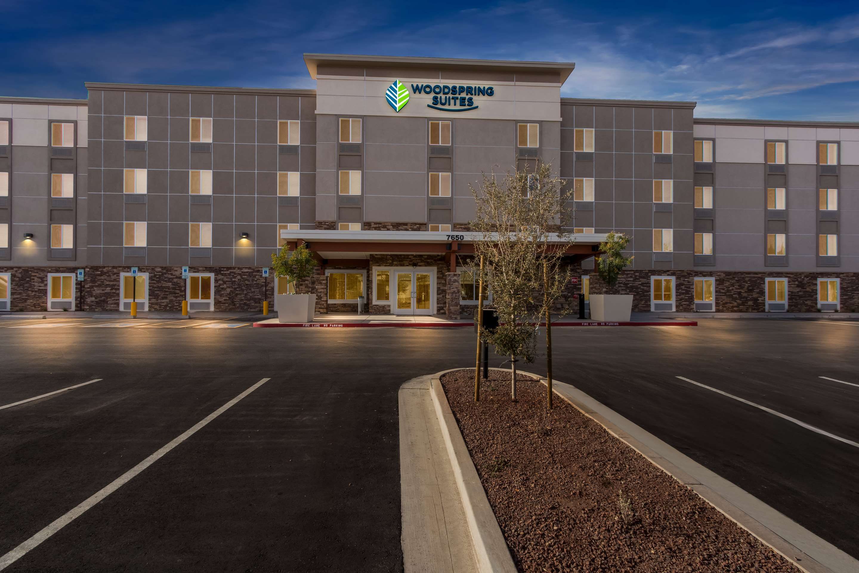 Woodspring Suites Gilbert - Mesa Gateway Airport - Gilbert - Gebouw