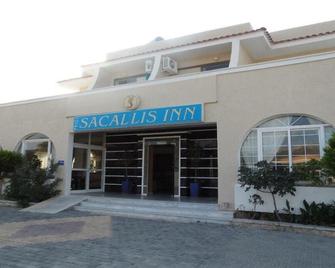 Sacallis Inn Beach Hotel - Kefalos - Gebouw