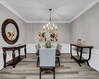 4816 Cayview Ave #306 - Williamsburg - Dining room