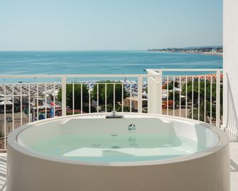View Place & Spa - Numana