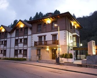 Adeko Hotel - Barakaldo - Building