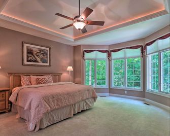 Tellico Village Getaway w/ Theater, Game Room - Loudon - Ložnice