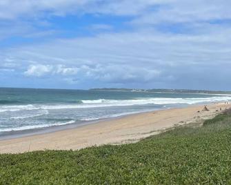 BLT 123 - beach lake tavern - Budgewoi - Playa