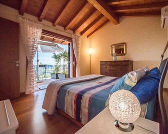 B&B La Rubiana - Caprino Veronese - Schlafzimmer