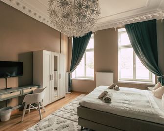 Grand Boho 4-room apartment with eat-in kitchen - Luga Homes - Townhouse - Schkeuditz - Habitación