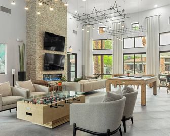 CozySuites Glendale by the stadium with pool 06 - Glendale