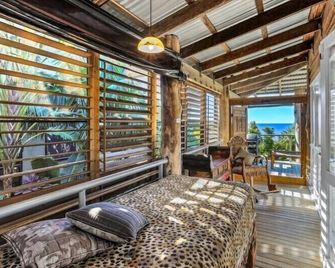 Balinese Beach House, Sunshine Beach - Noosa Heads - Bedroom