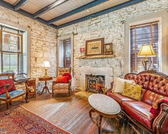 Captain James Beech House - Stephenville - Wohnzimmer