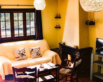 Country House 'Romero - Puerta' with Mountain View, Shared Pool and Wi-Fi - Órgiva - Living room