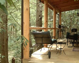 Garden of Eden Cabins - Cosby - Patio
