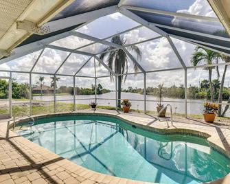 Waterfront Cape Coral Home with Lanai and Private Pool - Matlacha - Pool