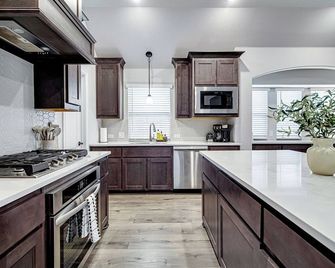 Hazy Hollow Escape (4816) - Crowley - Cocina