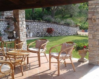 피아나 라 가타 - 쿠사노 무트리 - 파티오