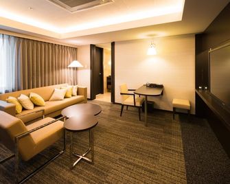 Super Hotel Premier Tokyo Station Yaesu-Chuoguchi - טוקיו - סלון