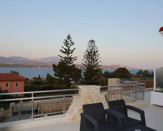 Diwani Luxury Villas - Lixouri - Balkon