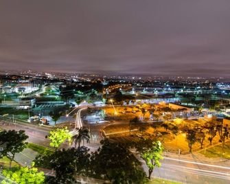Rede Andrade Vernon - Curitiba - Outdoor view
