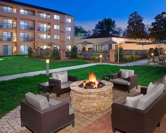 Sonesta Select Raleigh Durham Airport Morrisville - Morrisville - Innenhof