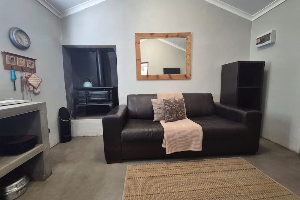 Charming chalet in marvelous Fraserburg with WiFi, AC - Fraserburg - Living room