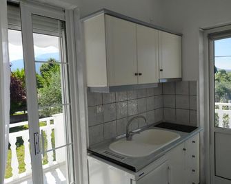 Panorama Apartments - Paralia Skotinas - Kitchen