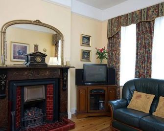 Griffin Lodge Guesthouse - Galway - Living room