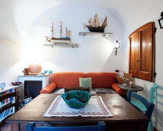 Casa La Gonza by Wonderful Italy - Bergeggi - Dining room