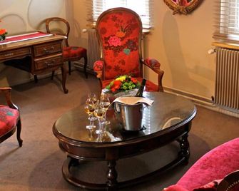 Logis Auberge Alsacienne - Eguisheim - Soggiorno