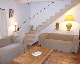 Near Roussillon, Little Mas Restored - Gargas - Living room