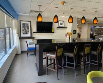 Hampton Inn Ft. Chiswell-Max Meadows - Max Meadows - Bar