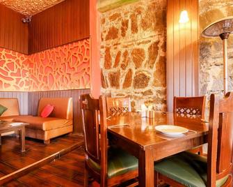 WoodSmoke resort & Spa - Shimla - Comedor