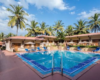 Leoney Resort Goa - Vagator - Piscina