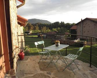 Furnished house, 2 stars. - Retournac - Balcón