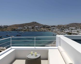 Cubic Mykonos Seafront Design Suites - Ornos - Varanda