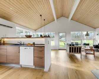 Awesome home in Skals with house a panoramic view - Skals - Cocina
