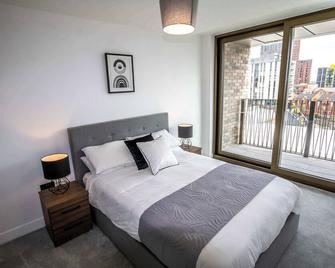 Stunning 2 Bedroom Apartment in Central Manchester - Manchester - Bedroom