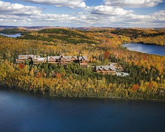 Sacacomie Hôtel et Spa - Saint-Alexis-des-Monts - Venkovní prostory