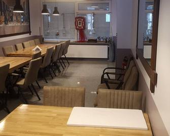 Apartment in Essen with terrace - Essen - Restaurant