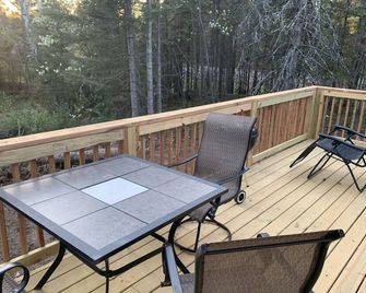 Cabin Ledge on the Baptism River - Silver Bay - Balcony