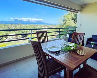 Studio Heitea - Ocean view - pool - Wi-Fi - Punaauia - Balcon