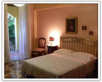 B&B Elvira Al Duomo \'Child\' - Monreale - Bedroom